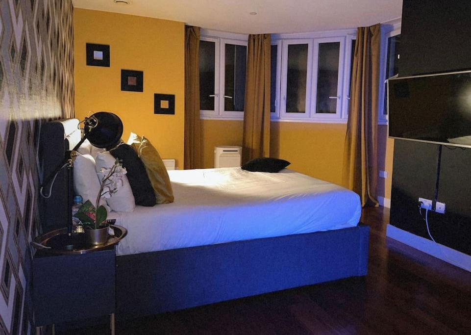 Cosy City Centre Apartment With Parking Birmingham Esterno foto